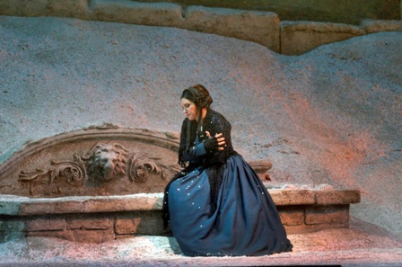 Boheme Sonya Yoncheva as Mimě in La Bohčme Photo by Ken Howard Metropolitan Opera